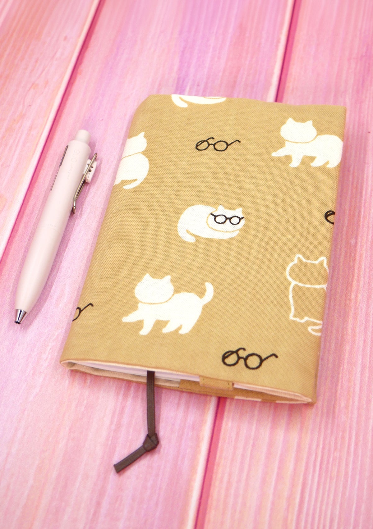 Couverture en tissu pour livre ou carnet - Chat et lunettes