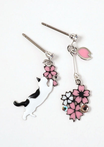 Boucles d'oreilles japonaises chat et sakura - couleur argentée et chat noir et blanc