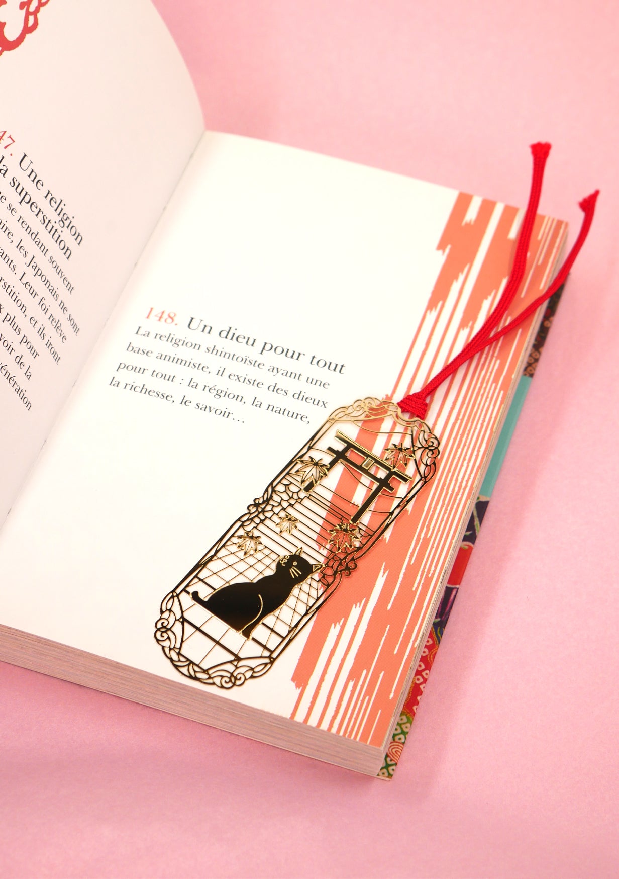 Marque-page japonais doré - Chat et torii avec un livre